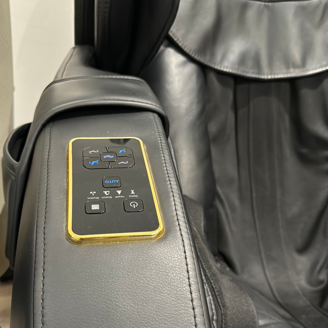 Demo Unit - Massage Chair Pro-4D Fully Loaded Massage Chair