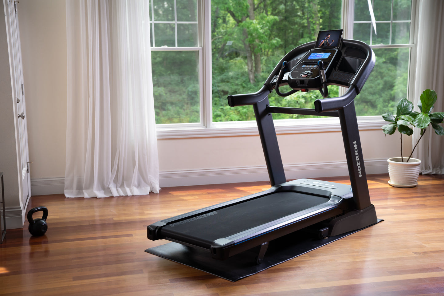 Grade C - Horizon 7.4AT Treadmill