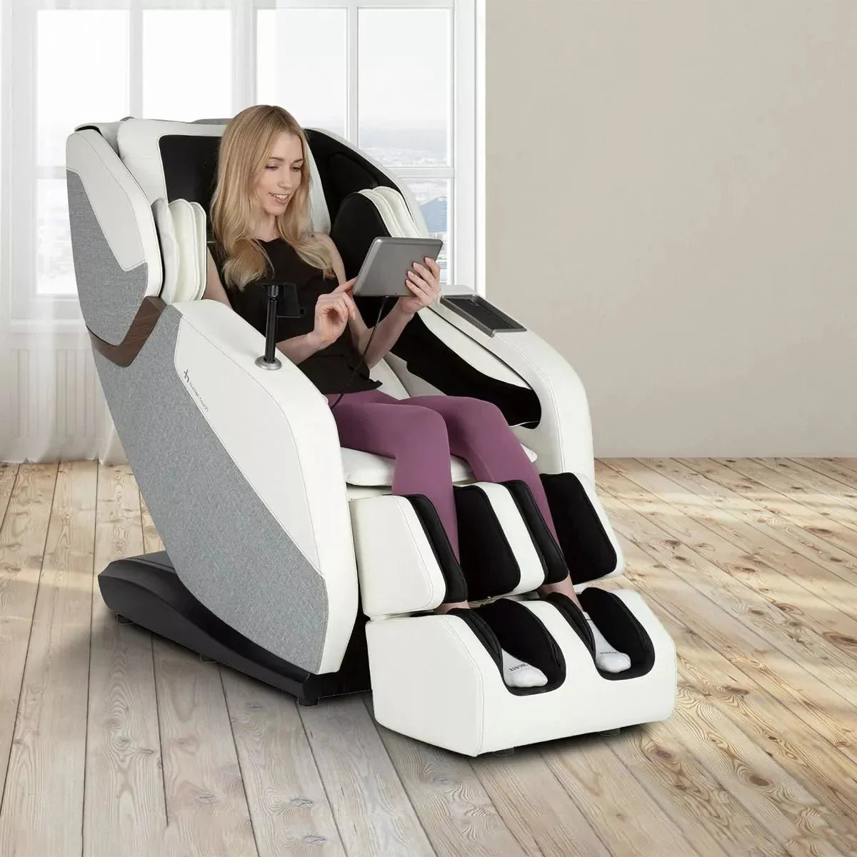 DEMO UNIT - LIKE NEW - 2023 Model-Human Touch-WholeBody® ROVE Zero Gravity Massage Chair With Cloud Touch And Touch Screen Remote