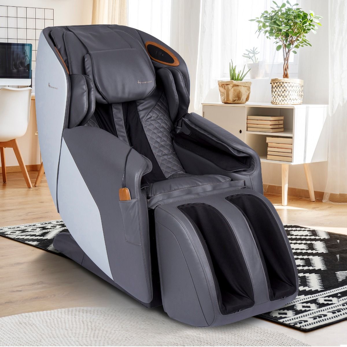 Demo Unit-Human Touch- Quies Massage Chair with L Track