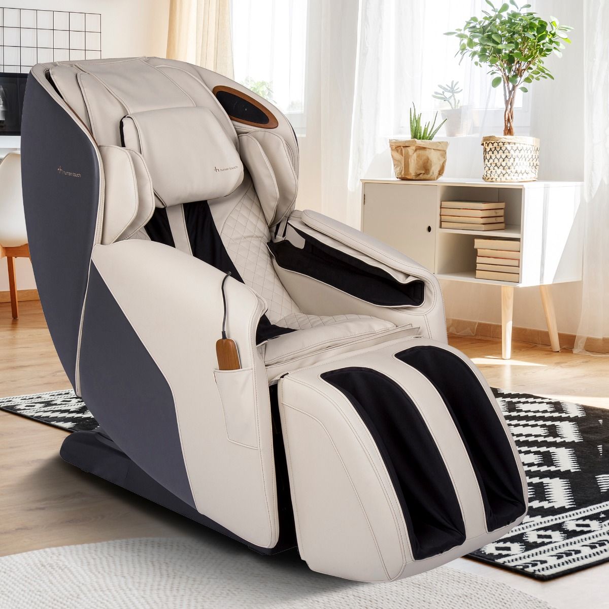 Demo Unit-Human Touch- Quies Massage Chair with L Track