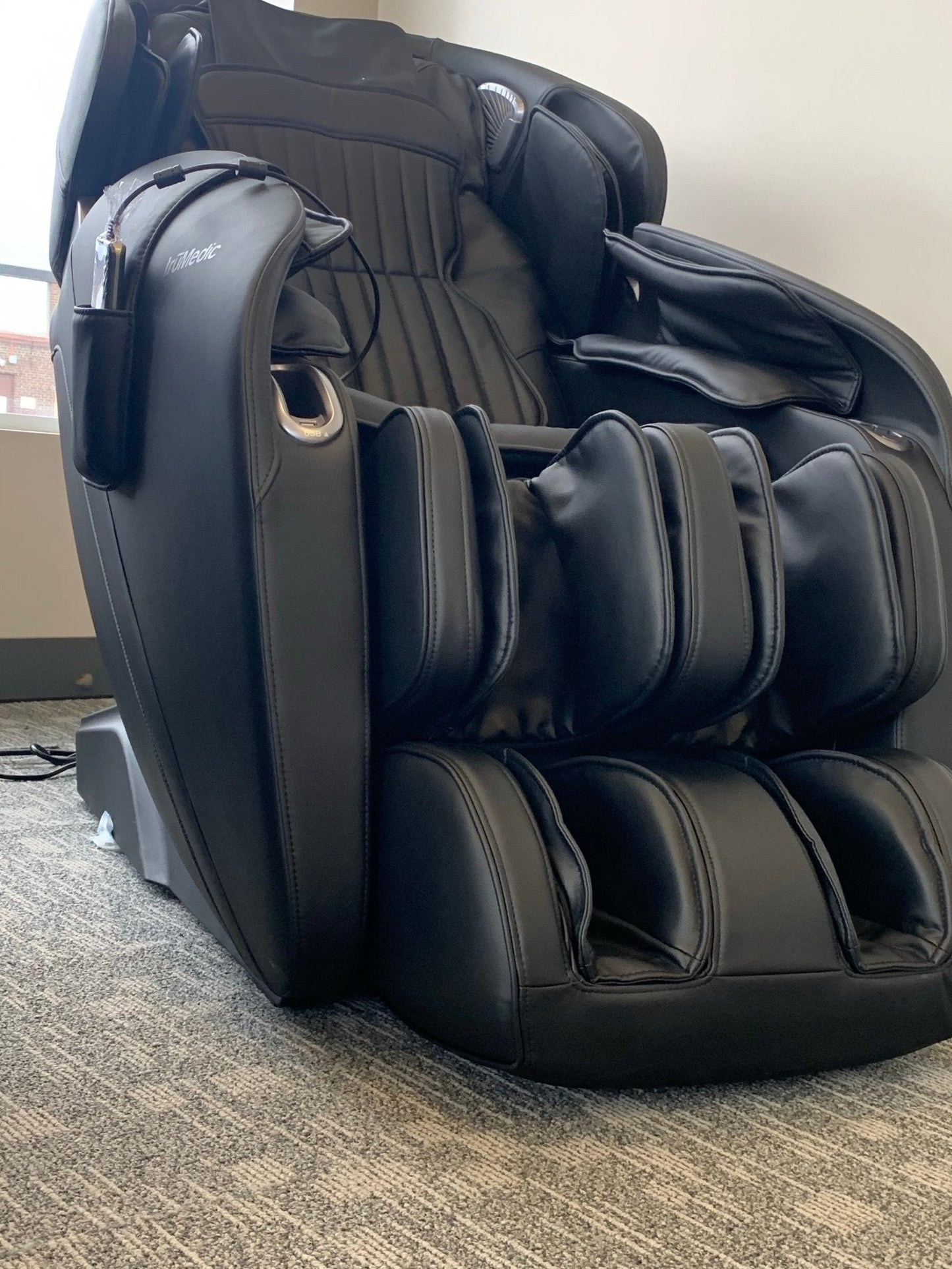 Demo unit-MC-2500 TRUMEDIC Massage Chair with L track & voice control