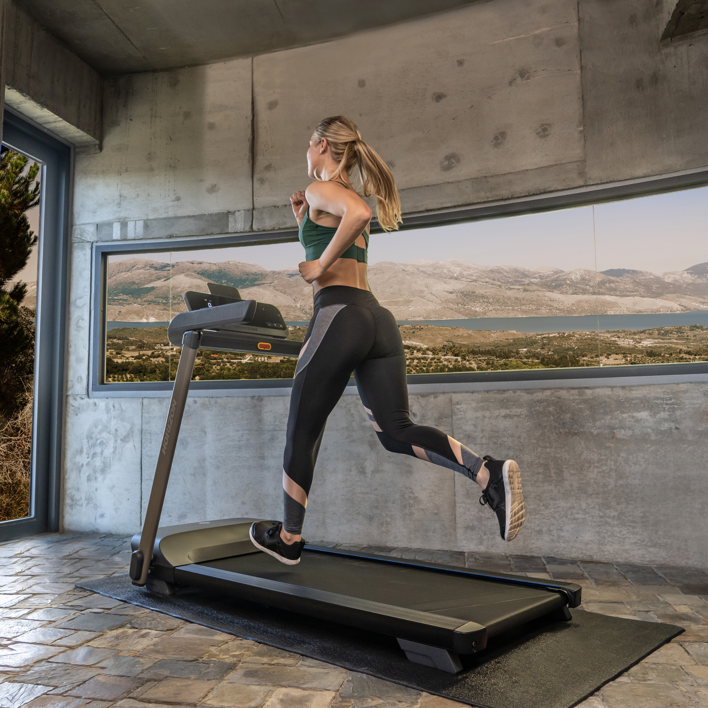 Grade C - Horizon Evolve 3.0 @Zone Treadmill