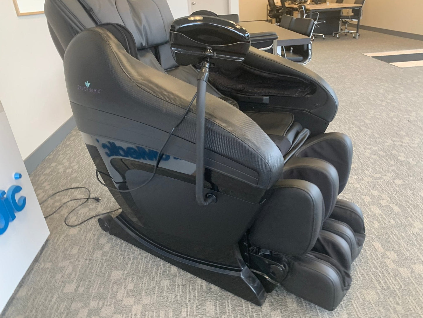 -Demo Unit-Essenza Massage Chair by Spa Dynamix