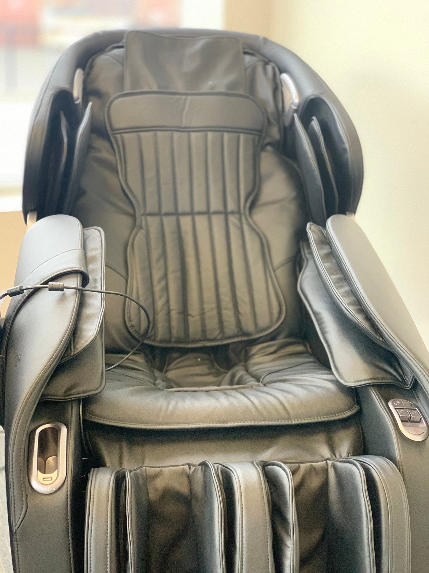 Demo unit-MC-2500 TRUMEDIC Massage Chair with L track & voice control