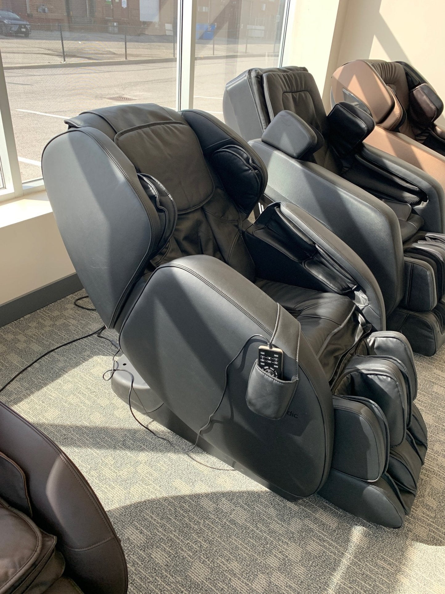 -Demo Unit-TruMedic MC-1500 Massage Chair with L track