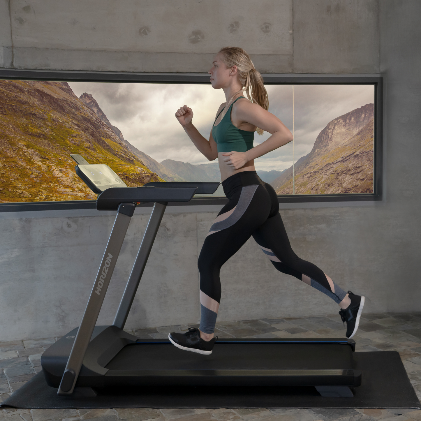 Grade C - Horizon Evolve 3.0 @Zone Treadmill